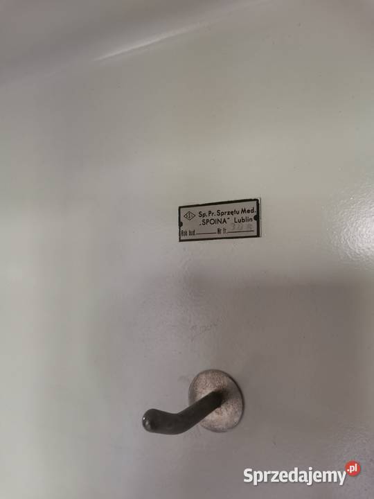 witryna serwantka biloteczka szafa medyczna loft Szczurowa