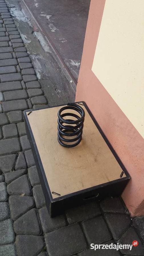 FIAT 126P SPRĘŻYNA ZAWIESZENIA TYŁ NOWA Leżajsk