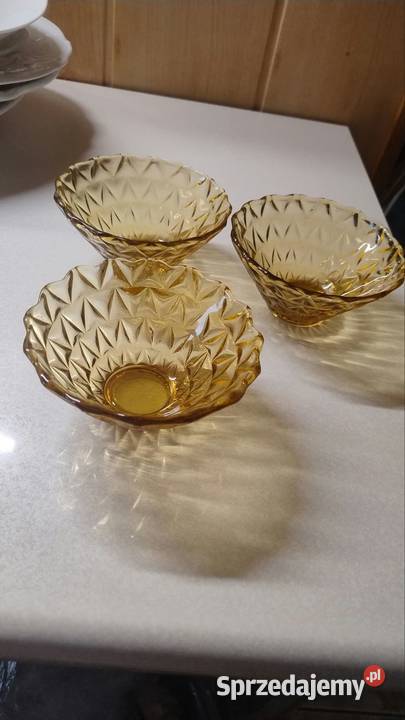 Szklana taca i 3 salaterki i 3 miseczki Porcelana i szkło Antyki, Sztuka, Kolekcje małopolskie Miechów