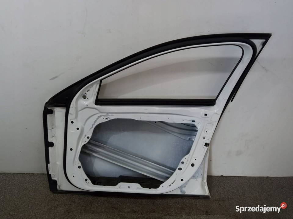 DRZWI PRAWE PRZÓD 149 MercedesBenz Eklasa V sprzedam