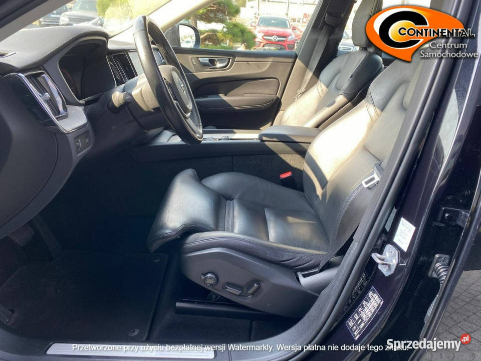 Volvo XC 60 Pełne wyposażeniestan II 2017 VAT marża Żory
