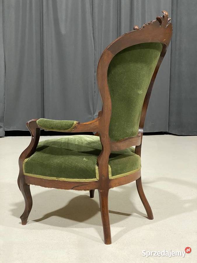 Rzeźbiony fotel w stylu Ludwika Filipa z zachodniopomorskie