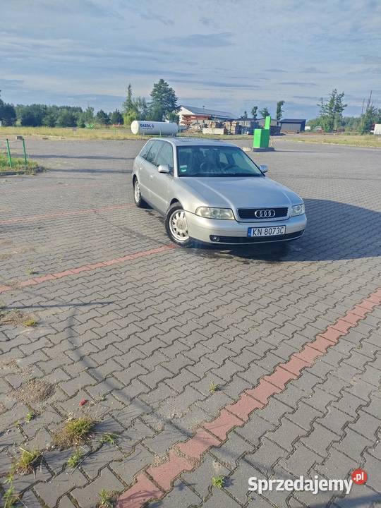 Audi A4b5 24 v6 367000km Pacanów
