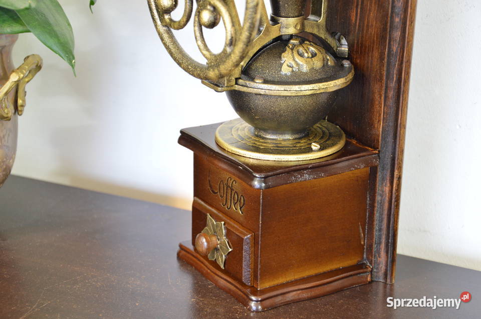 drewniany MŁYNEK do kawy żeliwny z kołem śląskie Jastrzębie-Zdrój