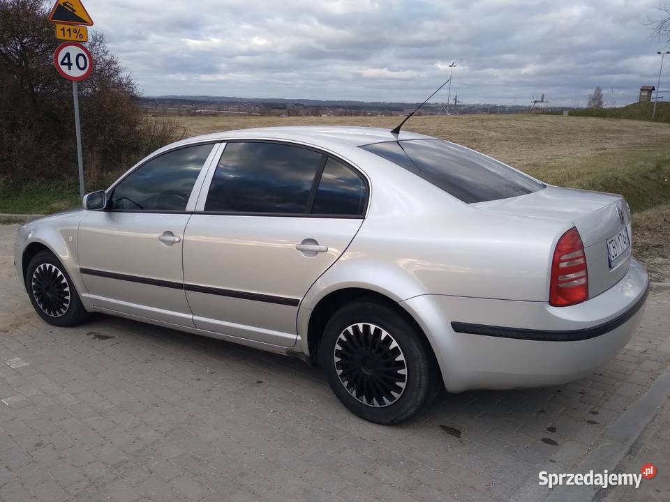 Skoda Superb 19 AWX 196 przbiegu nieuszkodzony