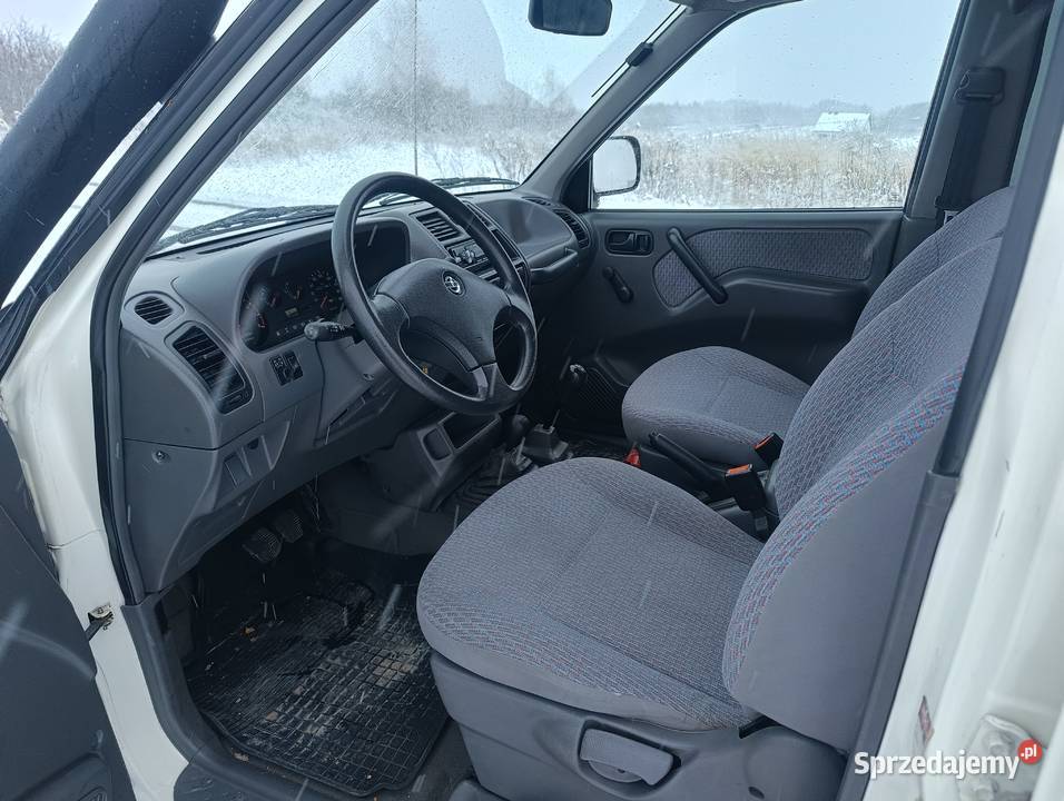 Nissan terrano ii 24 benzyna 4x4 84 bezwypadkowy Chmielnik