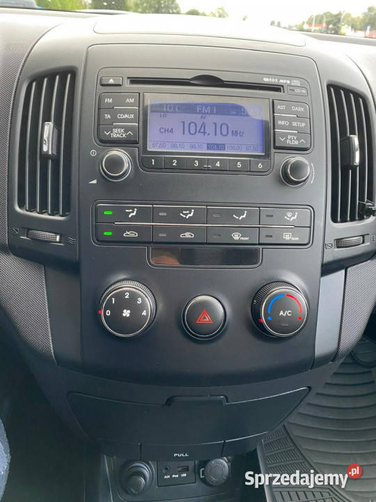 Hyundai i30 klimatyzacja el szyby centralny i30 Żory sprzedam