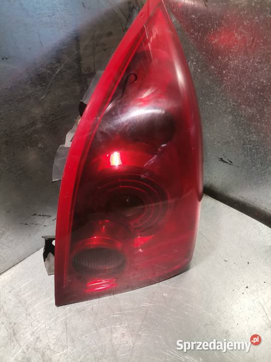 NISSAN PRIMERA P12 HB LAMPA PRAWY TYŁ Nowy Sącz