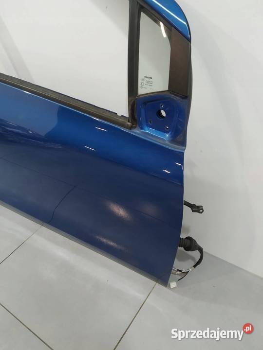 DRZWI PRAWE PRZÓD 8T0 Toyota Yaris II 20052011 świętokrzyskie