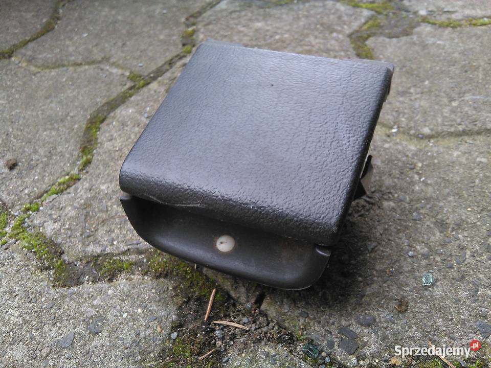 dwie popielniczki pt golf III 3 vento Bytom sprzedam