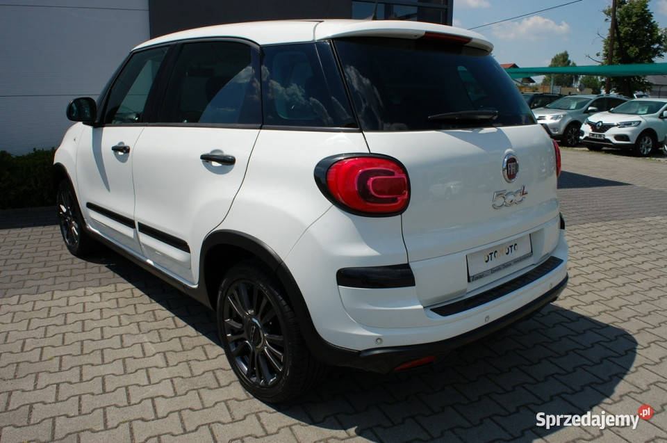 Fiat 500L Wersja CrossPierwszarej 2019Kamera wielofunkcyjna kierownica