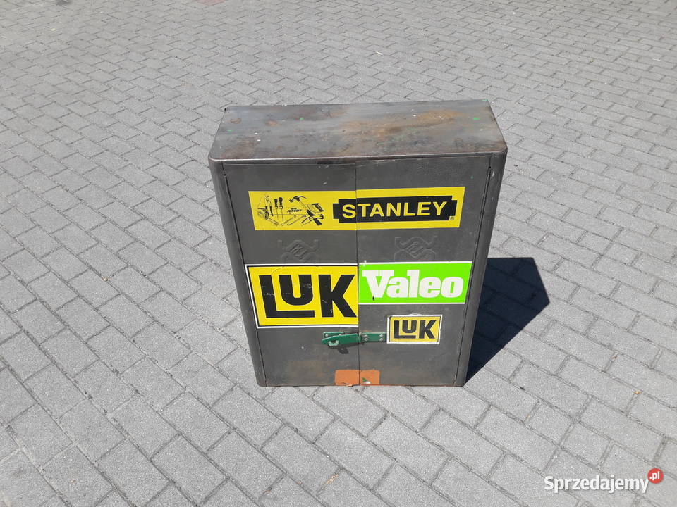 Stara metalowa szafka narzędziowa z okresu PRL u Gdynia