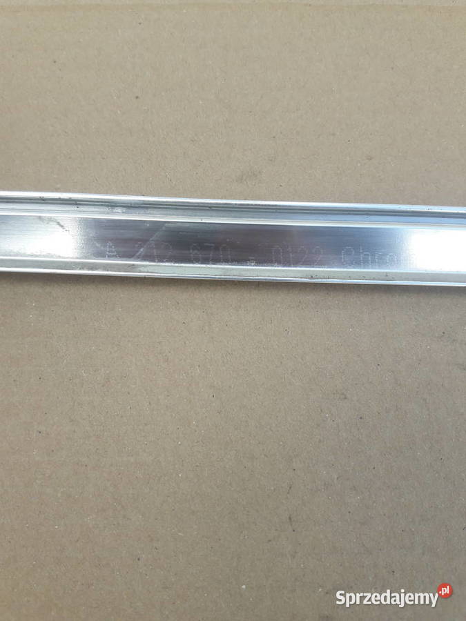 MERCEDES E KLASA W213 LISTWA DRZWI LEWY TYŁ listwy boczne