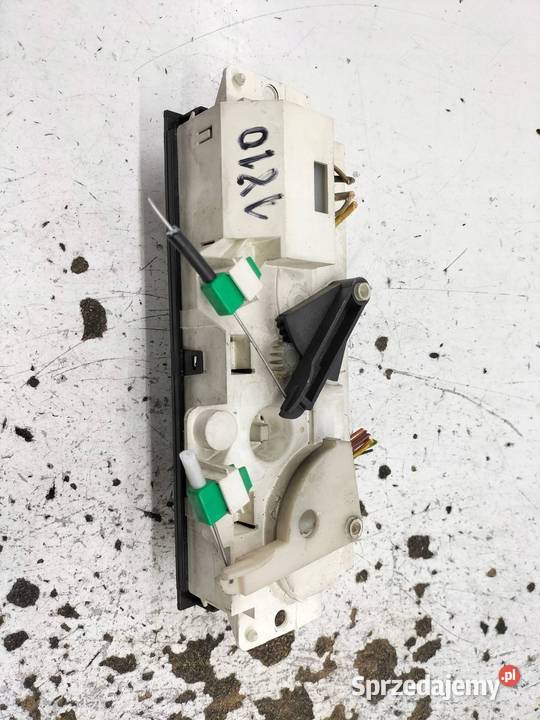 PANEL NAWIEWU KLIMATYZACJI Opel Movano I Rok produkcji 2005