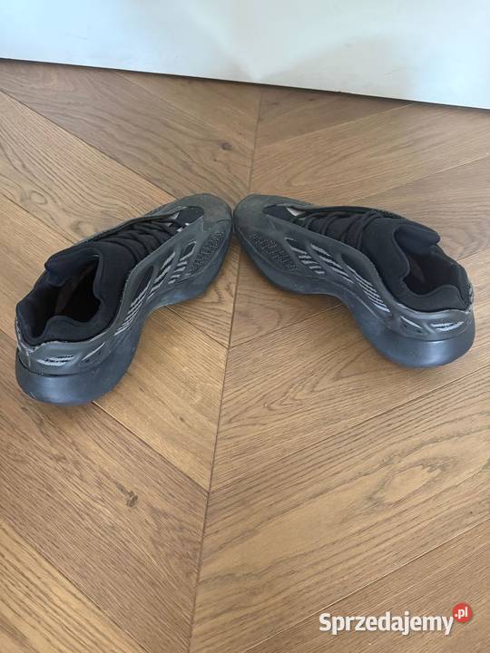 Yeezy Boost 700 czarne rozmiar 445 Warszawa