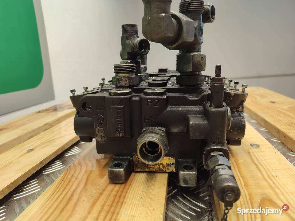 Rozdzielacz hydrauliczny DEUTZFAHR AGROVECTOR Wilkowo