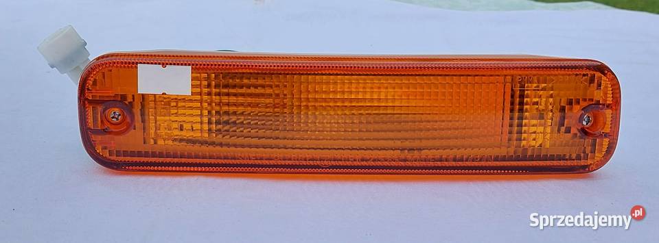 KIERUNKOWSKAZ BOCZNY PRAWY SUBARU IMPREZA 9399 Kierunkowskazy sprzedam