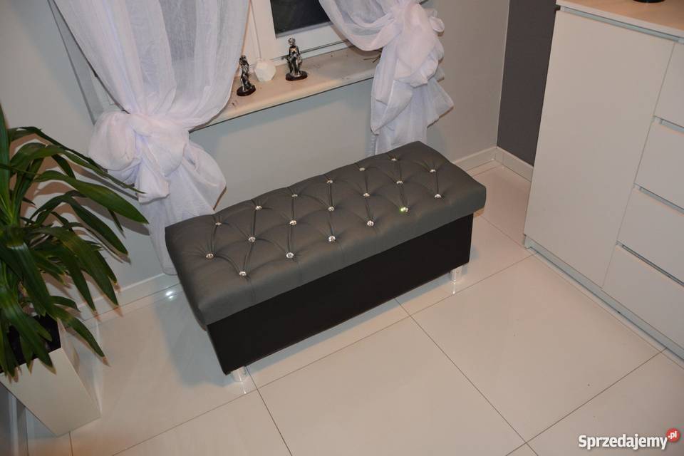 Pufa biała tapicerowana Pikowana Kryształki