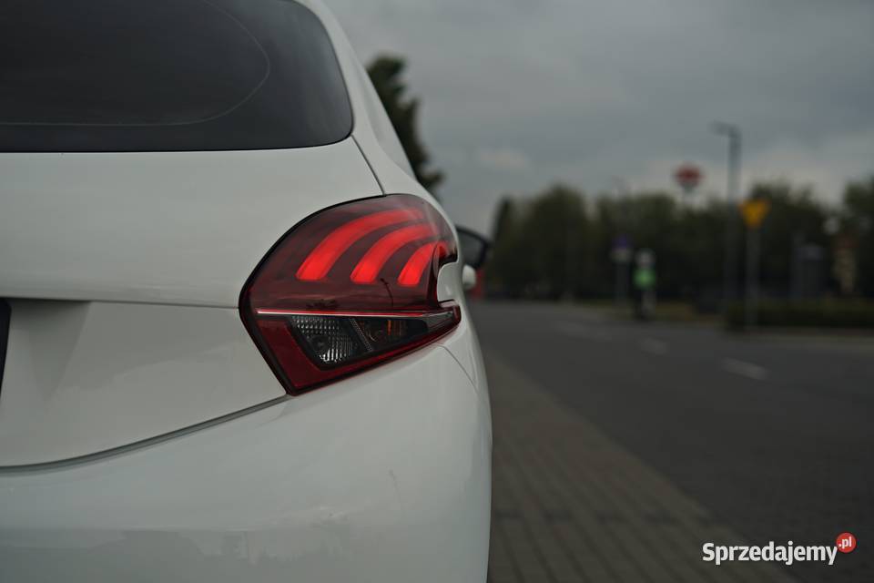 2018 Peugeot 208 12 benzyna alu 17 tablet niski Warszawa