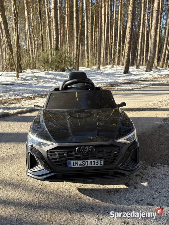Samochód na akumulator Audi SQ8 12V pilot EVA