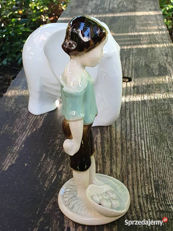 Stara porcelanowa figurka z Rumunii śląskie