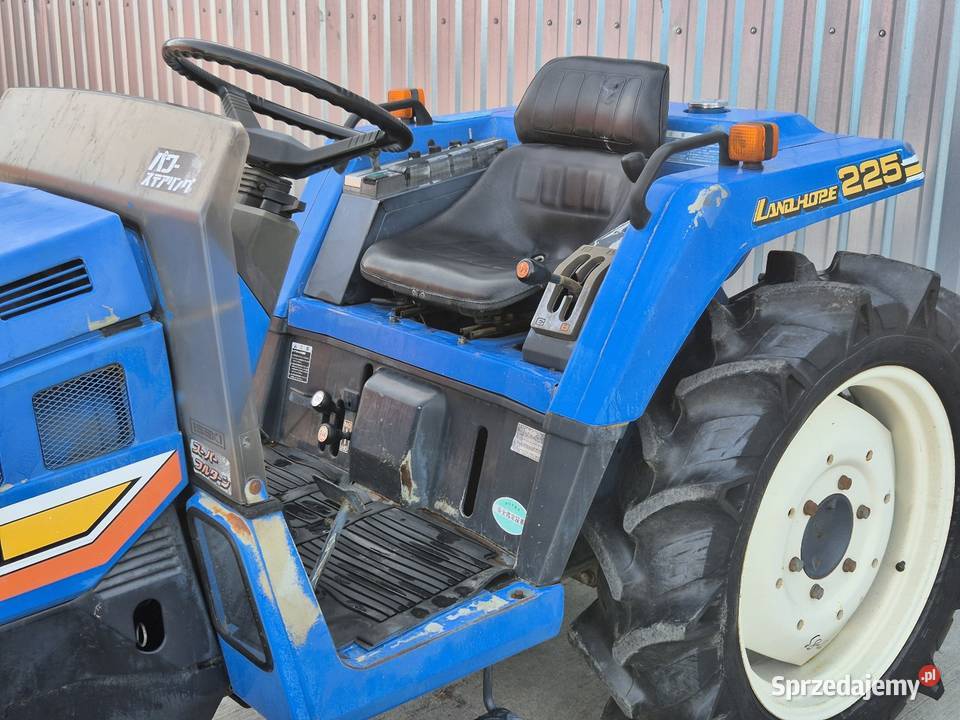 Traktorek traktor ISEKI TU225F 22 44 Wspomaganie Skrzynia biegów Manualna Iseki Małuszyn sprzedam