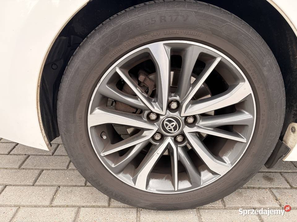 Toyota Avensis 2015 FL 20 diesel 143 diesel sprzedam