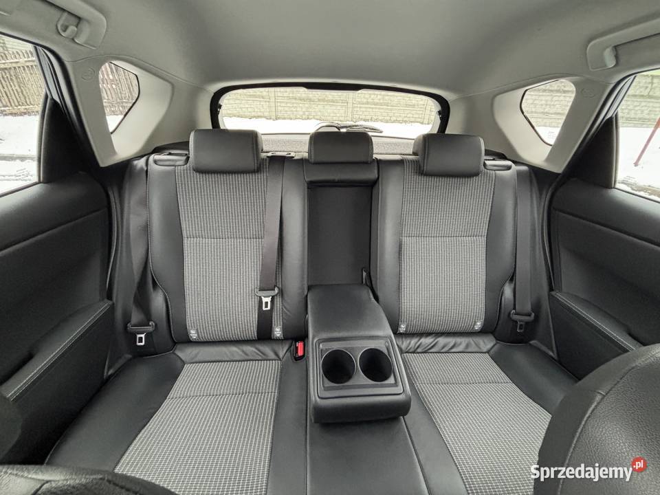 Auris Hybryda 2017r nowa 51 ASO Toyota pełne