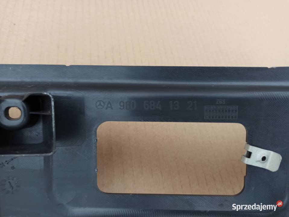 ACTROS MP4 WĄSKA KABINA NAKŁADKA PROGU PRAWA Wyposażenie wnętrza Bieleń