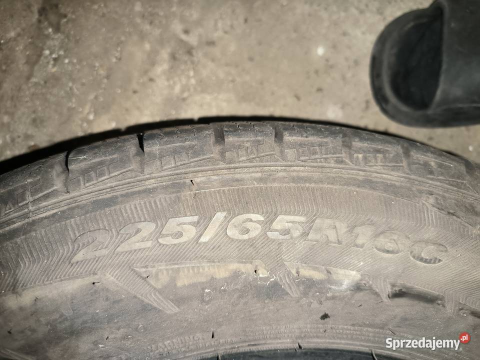 2 zimowe 22565R16C Nidzica