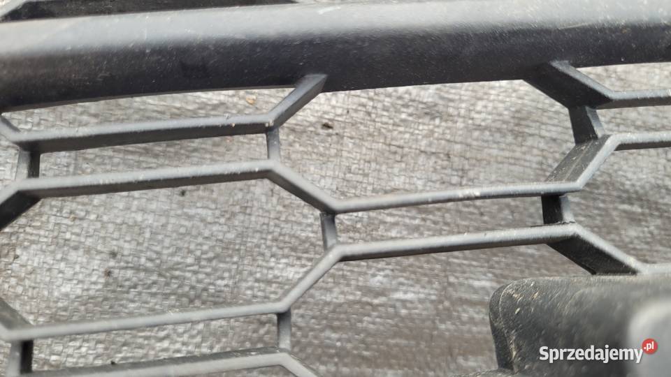 SKODA OCTAVIA IV 4 KRATKA ZDERZAKA ŚRODKOWA Ruda Śląska