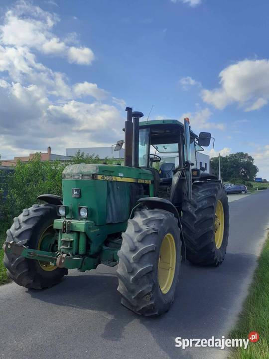 John Deere 4055