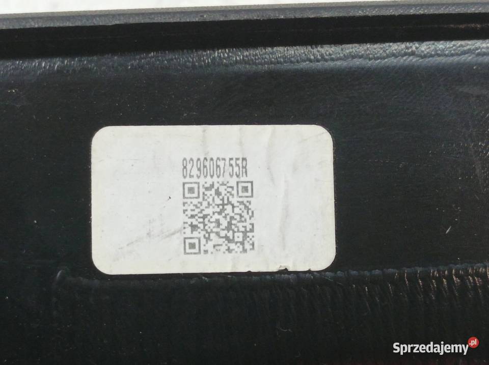 PRZEŁĄCZNIK SZYB TYŁ LEWY PRAWY 829606755R osobowe
