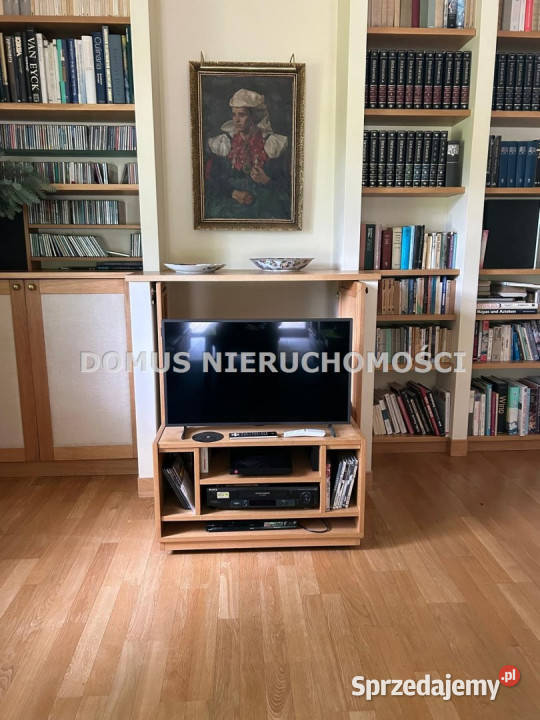 Dom wolnostojący 54621m2 Ewcin