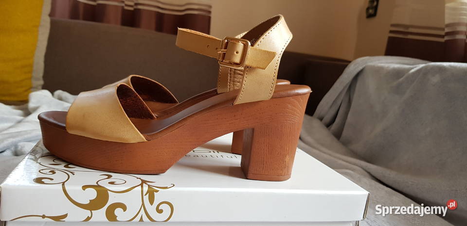 Buty na obcasie sandały kremowe lekkie 38 25.5cm Rymanów