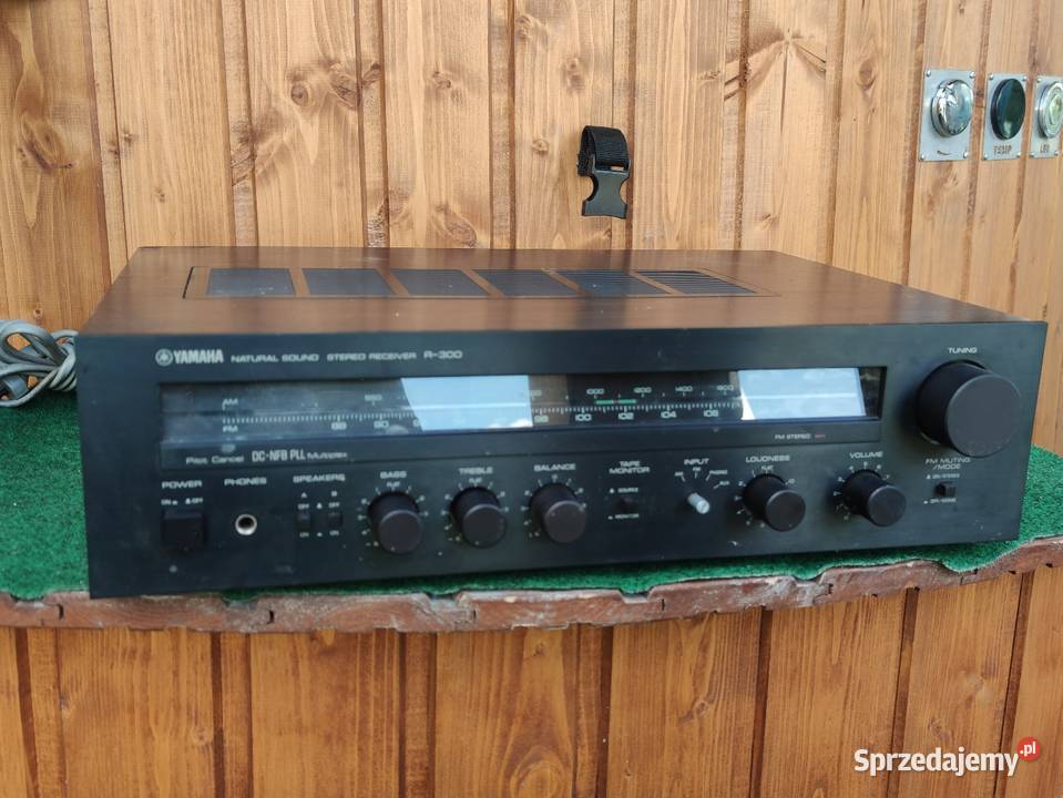Yamaha R300 amplituner stereo vintage 1983r Świdwin