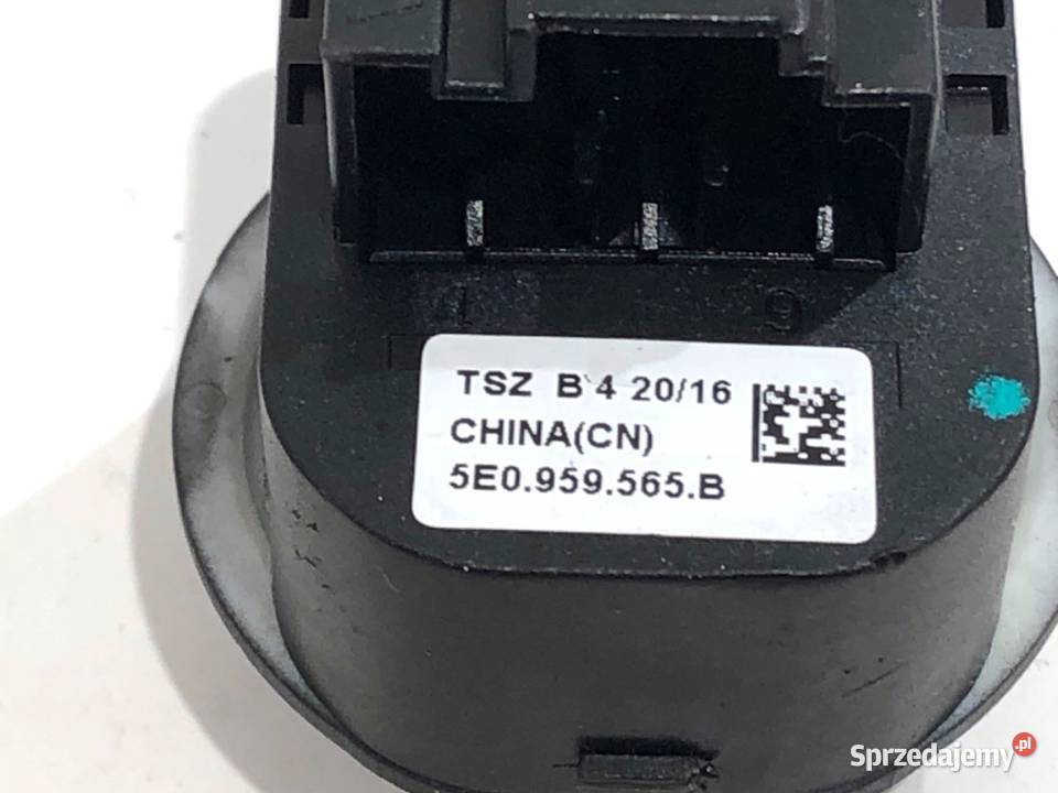 PRZEŁĄCZNIK REGULACJI LUSTEREK SKODA OCTAVIA III