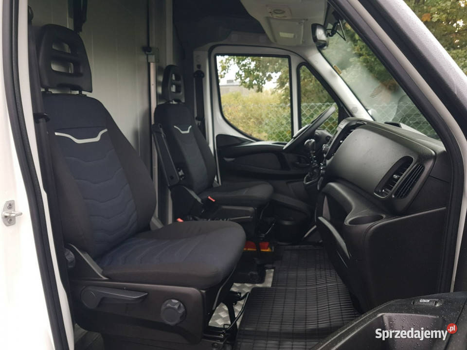 Iveco Daily KONTENER NISKOPODŁOGOWY 443x223x243 ABS Poręba sprzedam
