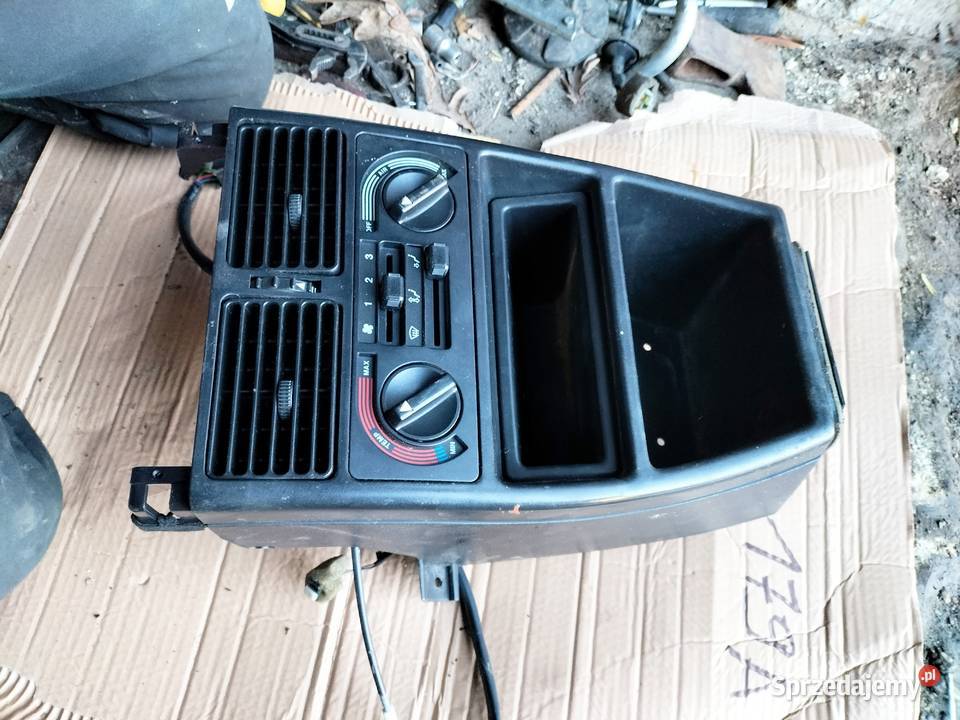 FIAT UNO konsola środkowa panel nawiewu