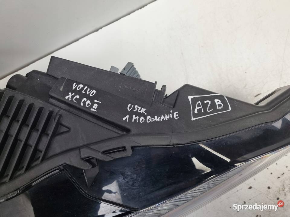 Volvo XC60 II LIFT 21 PRZEDNIA LAMPA PRAWA prawy lubelskie Chełm sprzedam