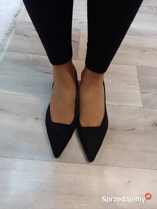 41 Czarne czółenka wieczorowe z odkrytą piętą Kraków