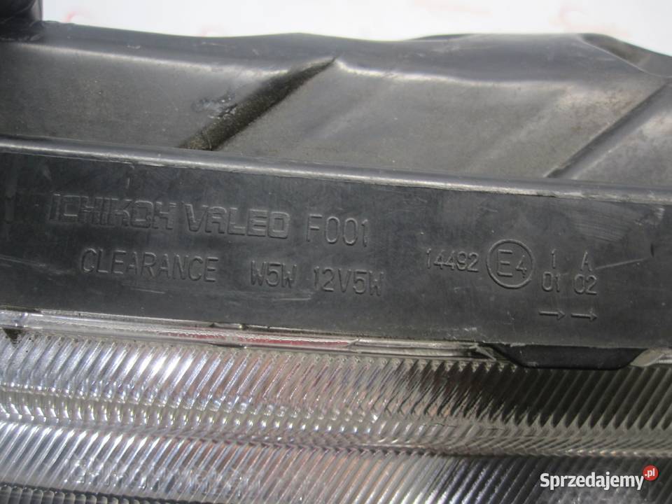 NISSAN JUKE 10r lampa lewy przód ANGLIK