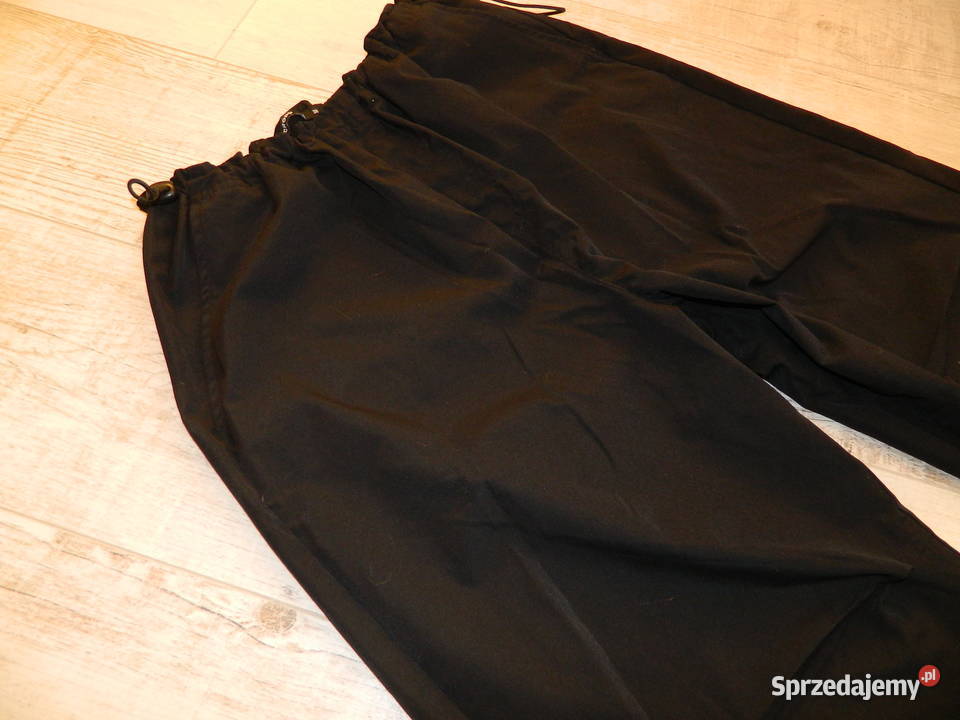 Cropp czarne spodnie spadochrony 38 Spodnie Trzebinia