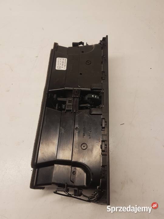 KRATKA NAWIEWU ŚRODKOWA AUDI A4 B8 A5 8T1820951B Przystajń sprzedam