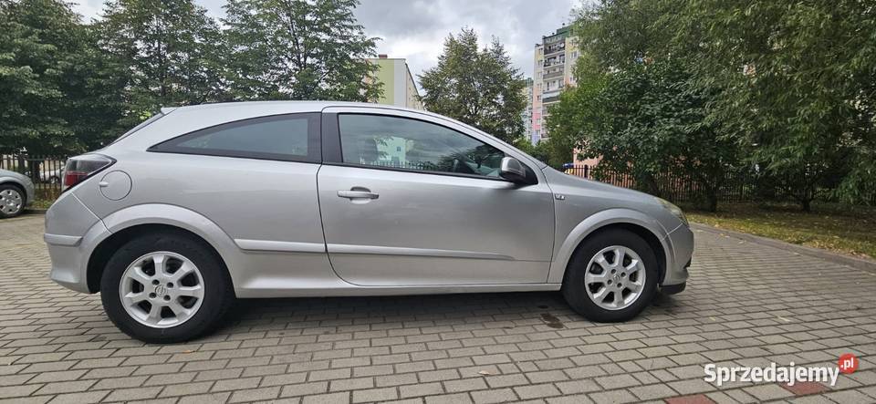 Opel Astra GTC manualna