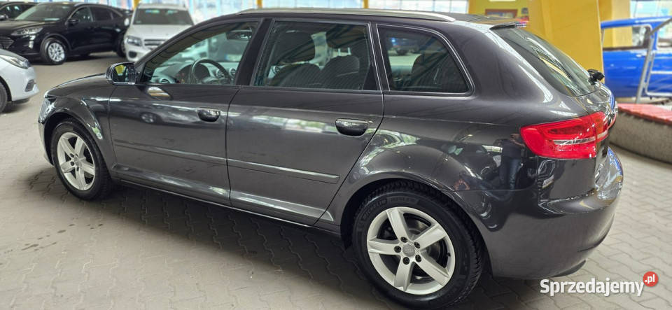 Audi A3 Sportback OPIS W podanej roczna 105KM sprzedam