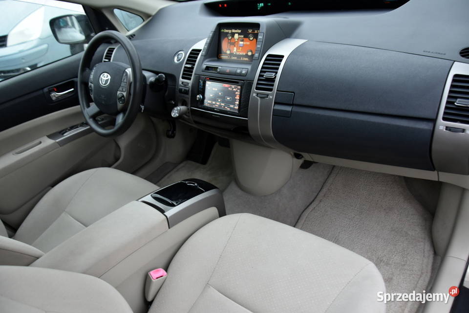 Toyota Prius III 15 benzyna HYBRYDA kamera 1497cm3 Nowe Trzepowo