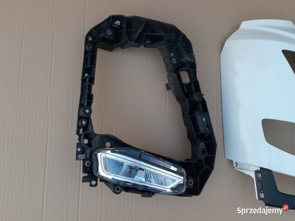 VOLVO FMX FM5 OKULAR RAMKA HALOGEN PRAWY Zderzaki Trzciel