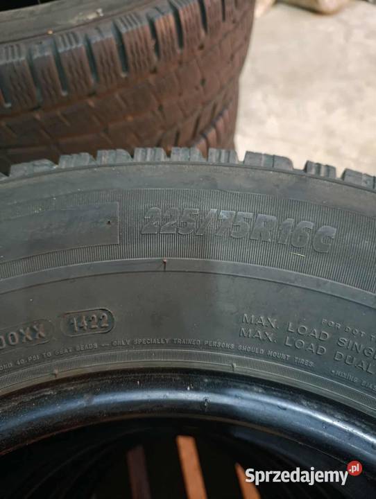 Opony zimowe Michelin Agilis Alpin 2257R16C Dęblin sprzedam