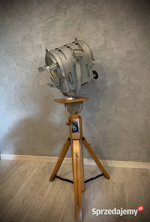 Lampa teatralno filmowa lata 5060 zabytek PRL Biokominki Poznań
